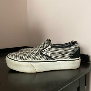 Vans Distorted Checker Platform Slip On’s